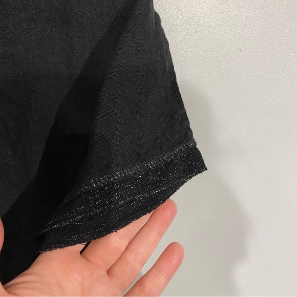 Saks Fifth Ave 100% Linen top cap sleeve blouse metallic hem made in Italy - Picture 6 of 10